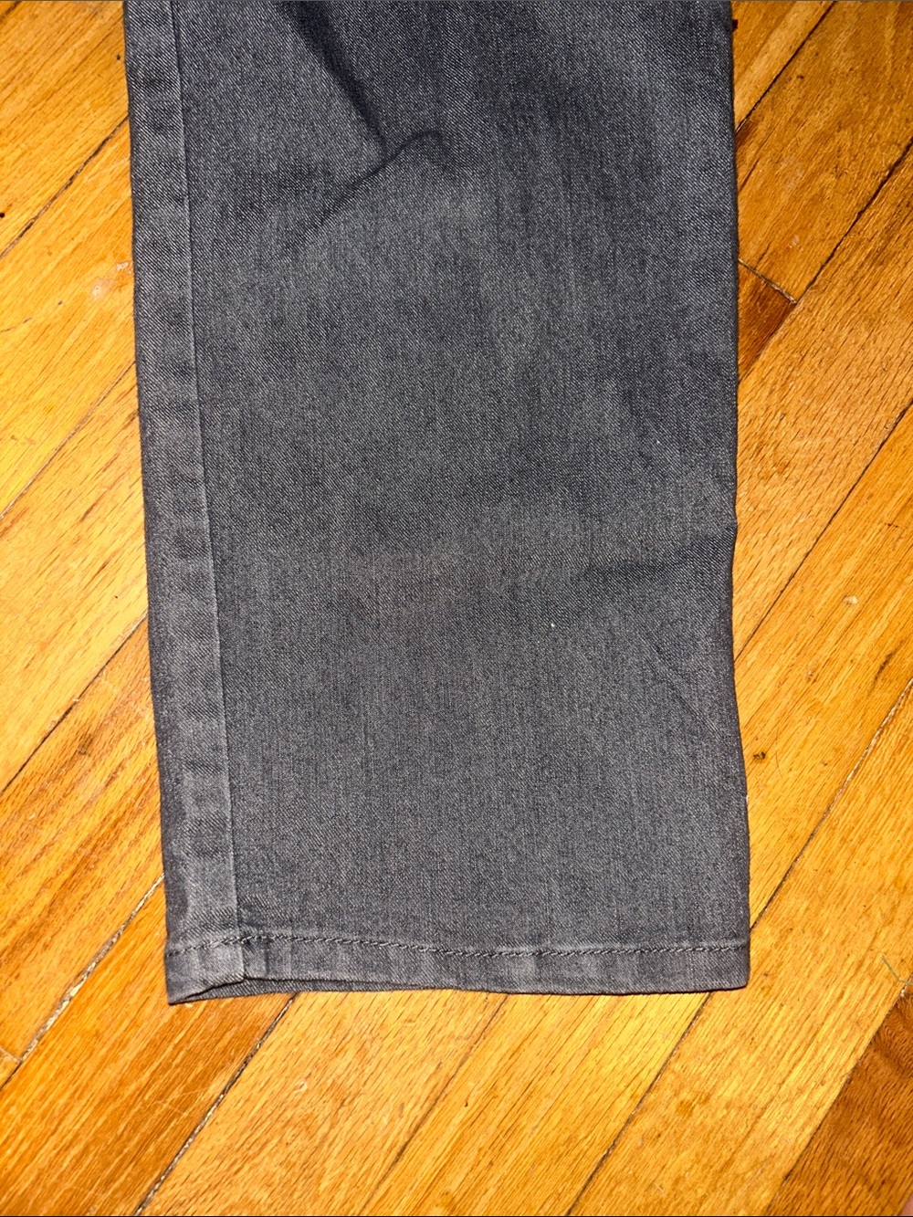 Women’s Straight Jeans in Washed Gray - Picture 2 of 7